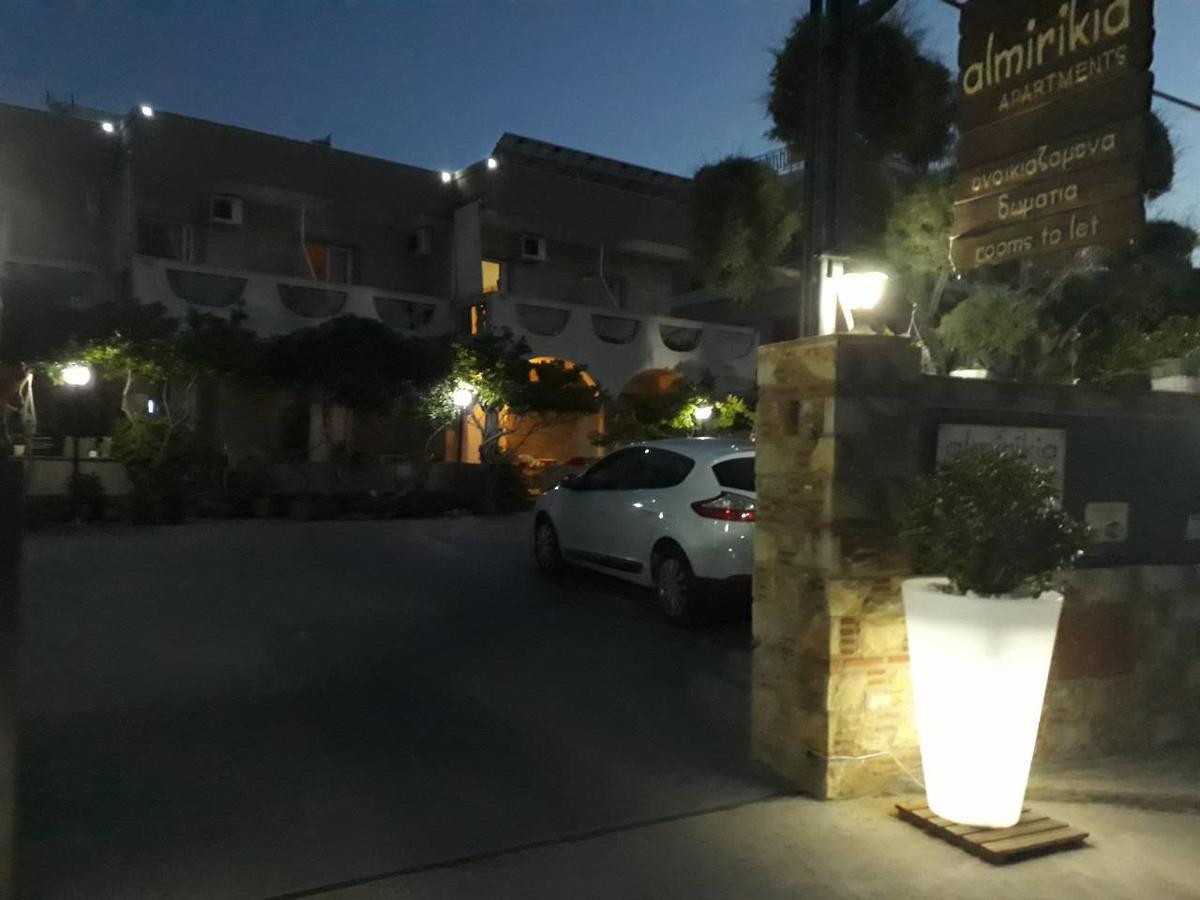 Almirikia Apartments モルテリ エクステリア 写真